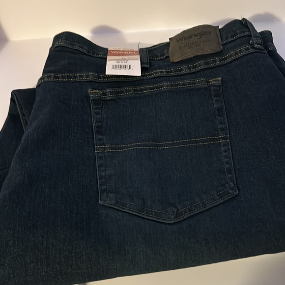 Wranglers authentics Men’s 48 x 34 Dark Wash Denim Jeans - Picture 6 of 6